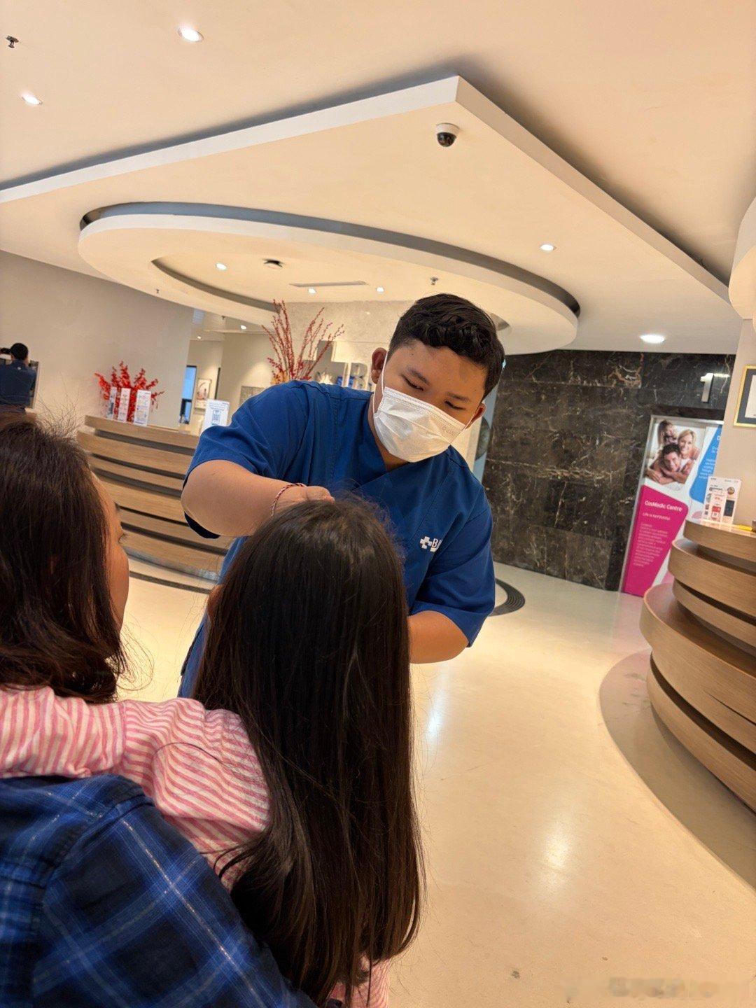 没用的经历又增加了，第一次在国外看医生巴厘岛最后一天，大半夜女儿发烧又腹痛，用G