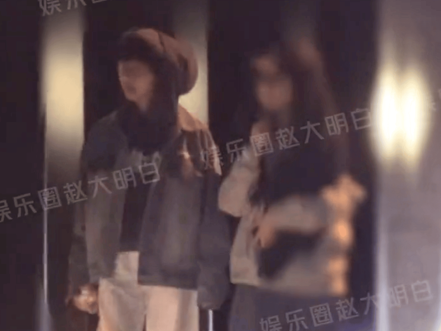 章若楠这辈子被狗仔拍到深夜鬼鬼祟祟（没否定版）是和王影璐