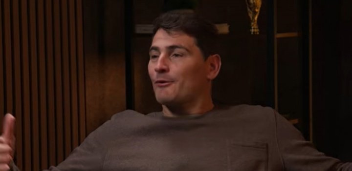 队友调侃C罗用金球奖换世界杯有的人表面很带刺 但是和他相处过的人都说他人很好 有