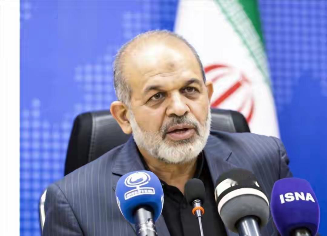 倒计时1天！特朗普遇上硬茬，伊朗祭出"全球通缉犯"，战争一触即发！
 
只剩最后