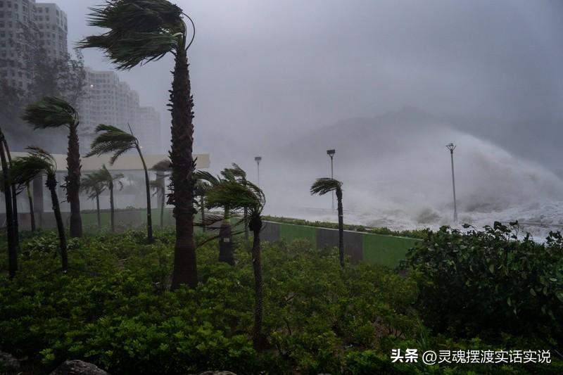 台风“桦加沙”为何会临门西折 超强台风“桦加沙”路径不断西调，临门西折，这背后有