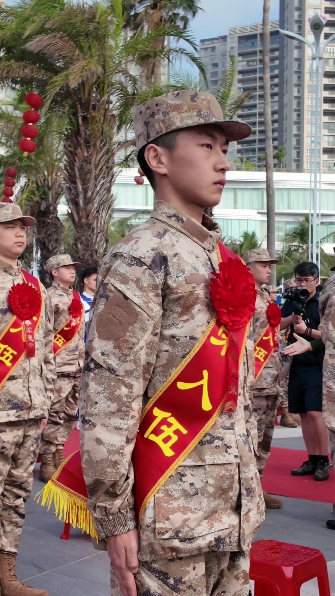 广东超帅新兵撞脸王一博！入伍那一母太热血了！新兵入伍 新兵 湛江