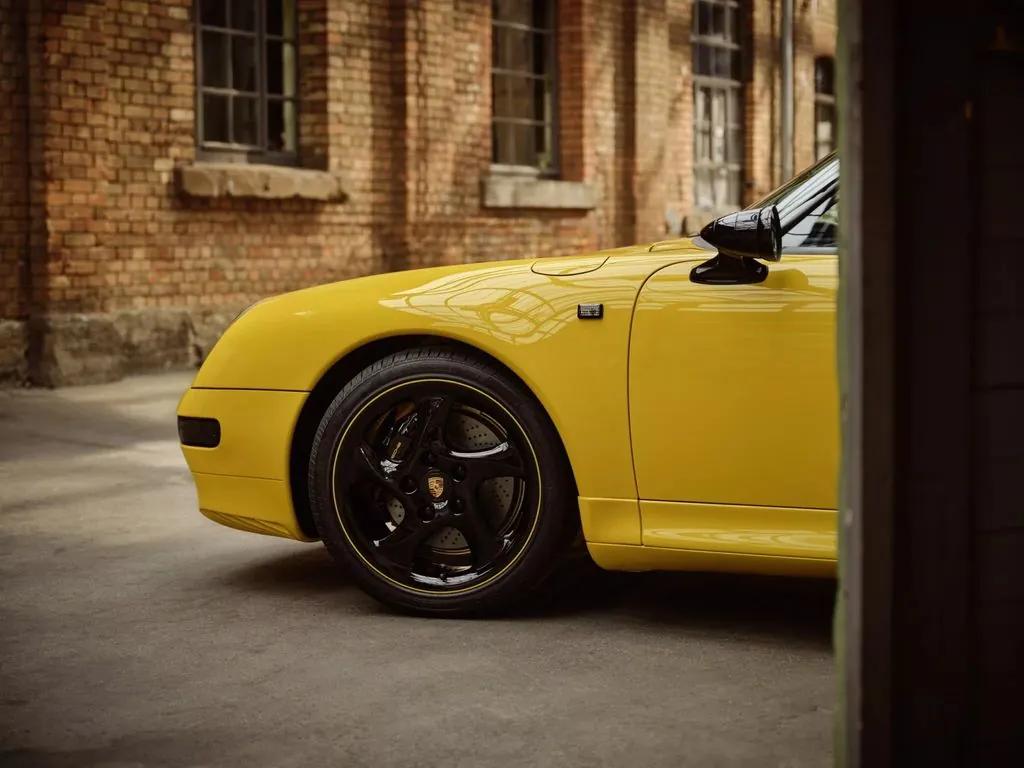 保时捷全球第三辆993 Speedster超跑亮相，定制设计震撼登场

保时捷在