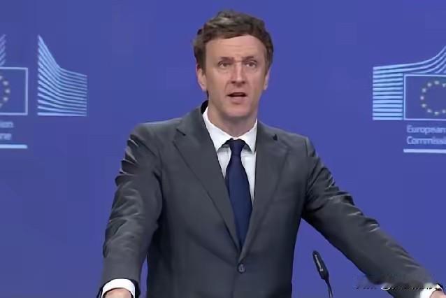 中国对欧盟乳制品出手后，12月23日，欧盟委员会发言人吉尔对媒体说:“我们的评估