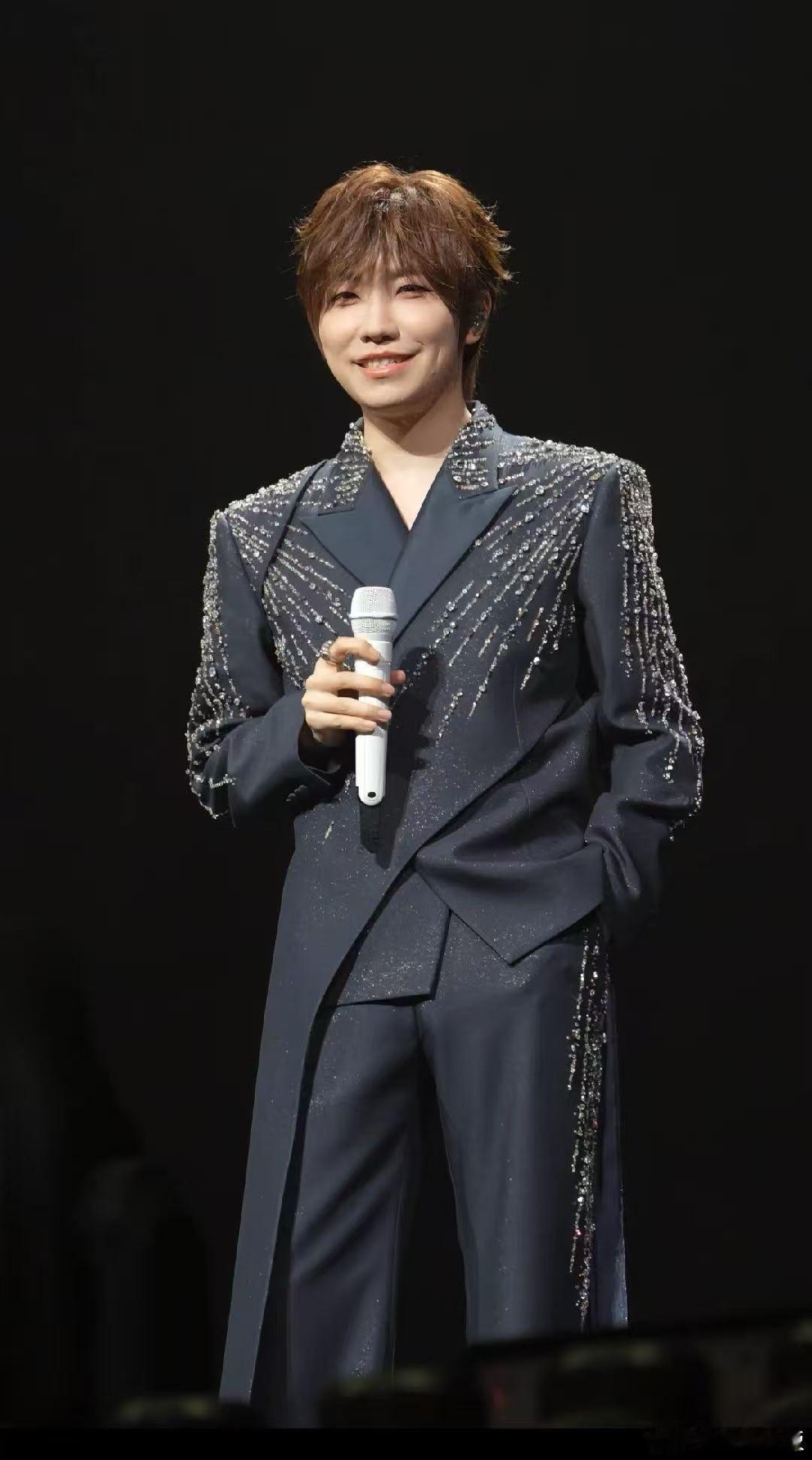徐良徐良不仅有曲库还有题库徐良题库又更新了一边听《坏女孩》《客官不可以》这些青春