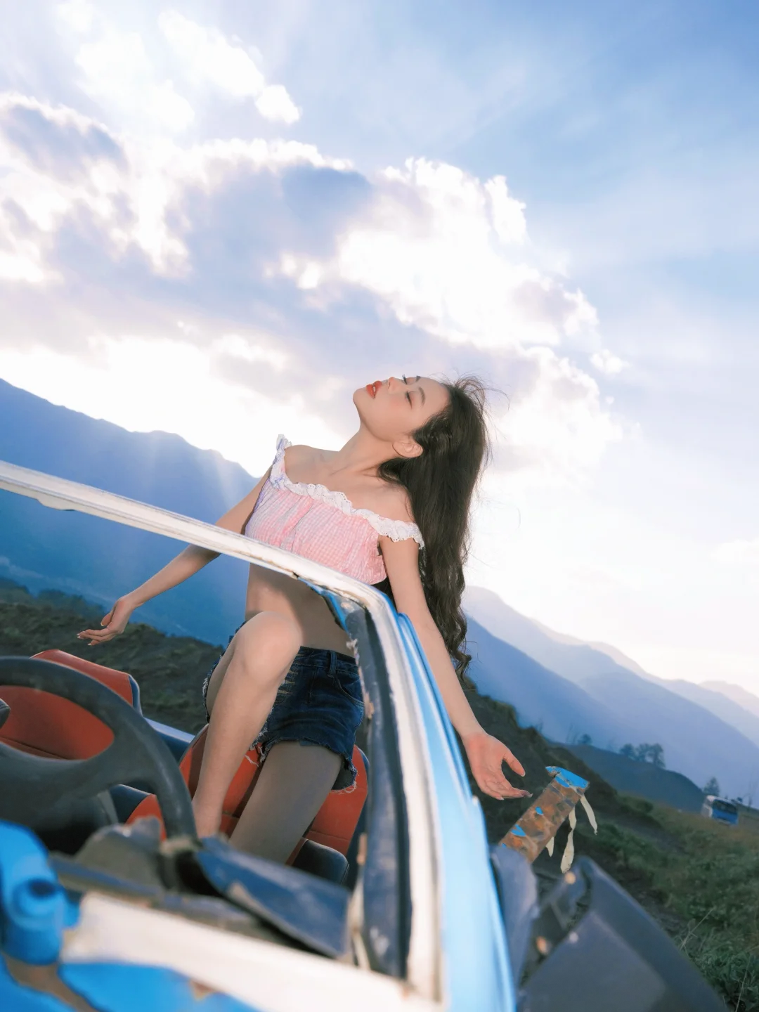 复古机车辣妹姿势快学起来❗️夏日必备