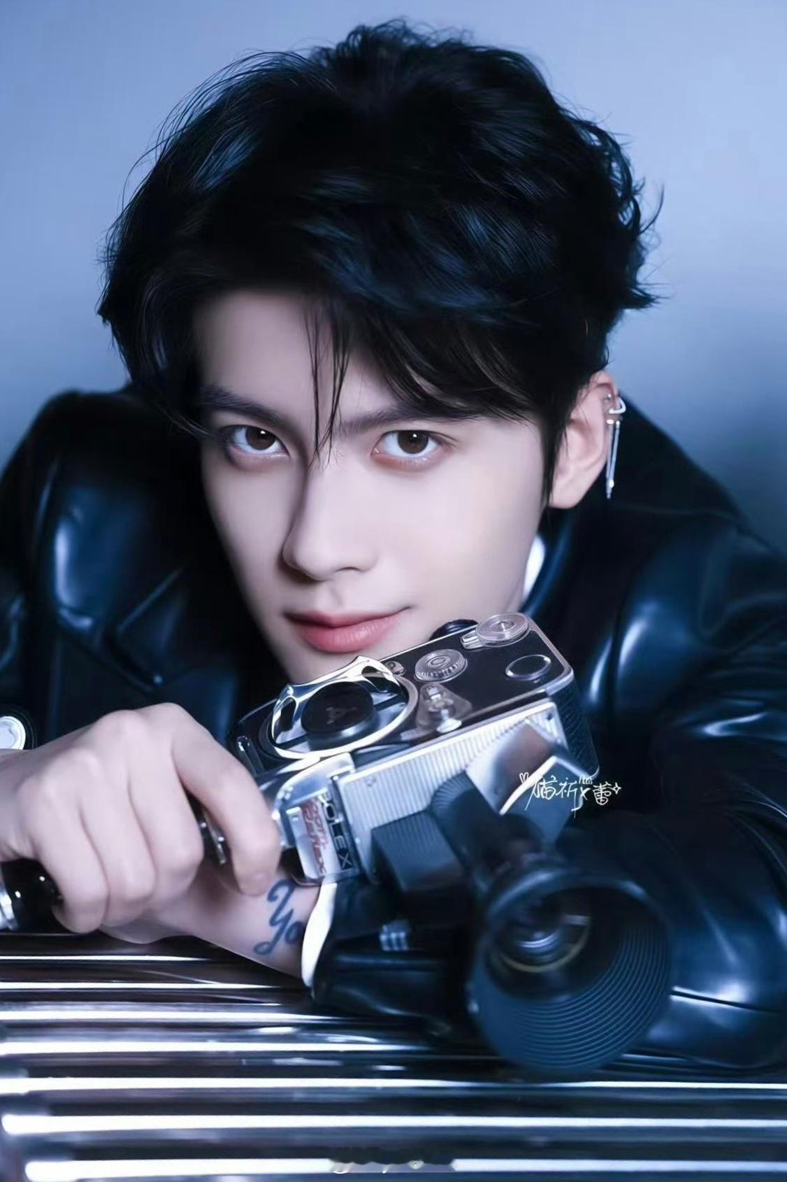 像不像？ 陈鹤一和郭品超 ​​​