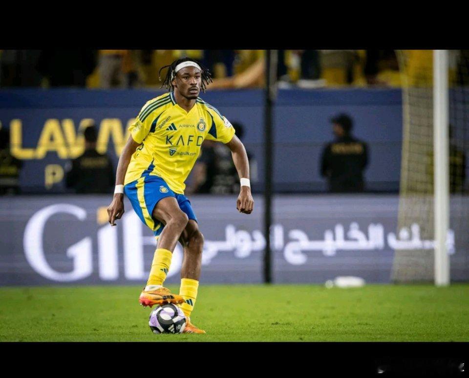 12月17日讯 利雅得胜利中后卫西马坎接受了沙特联赛版权方的专访，他谈到了对沙特