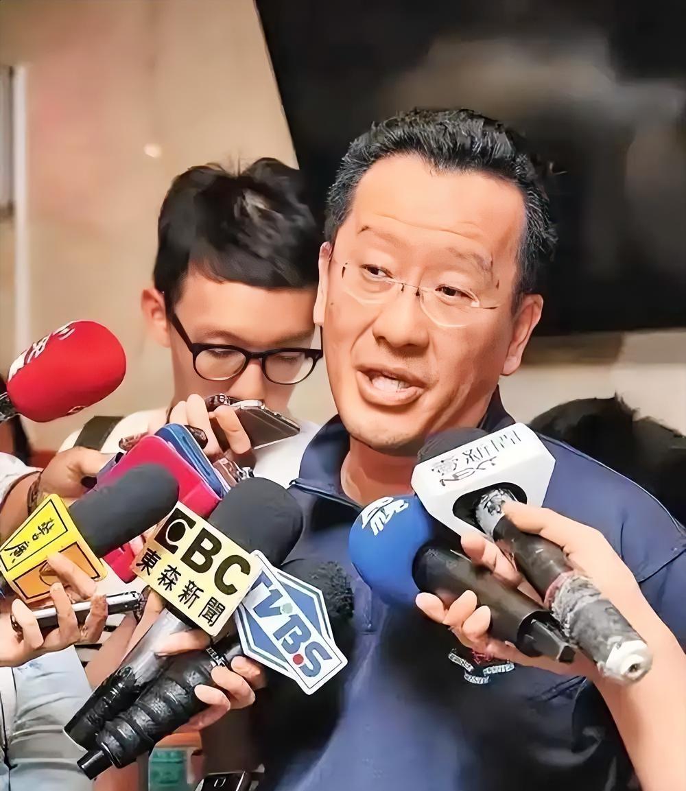 特朗普5月访华，台当局急跳脚！顾立雄喊没收到军售延缓通知，实则怕成冤大头
 
特