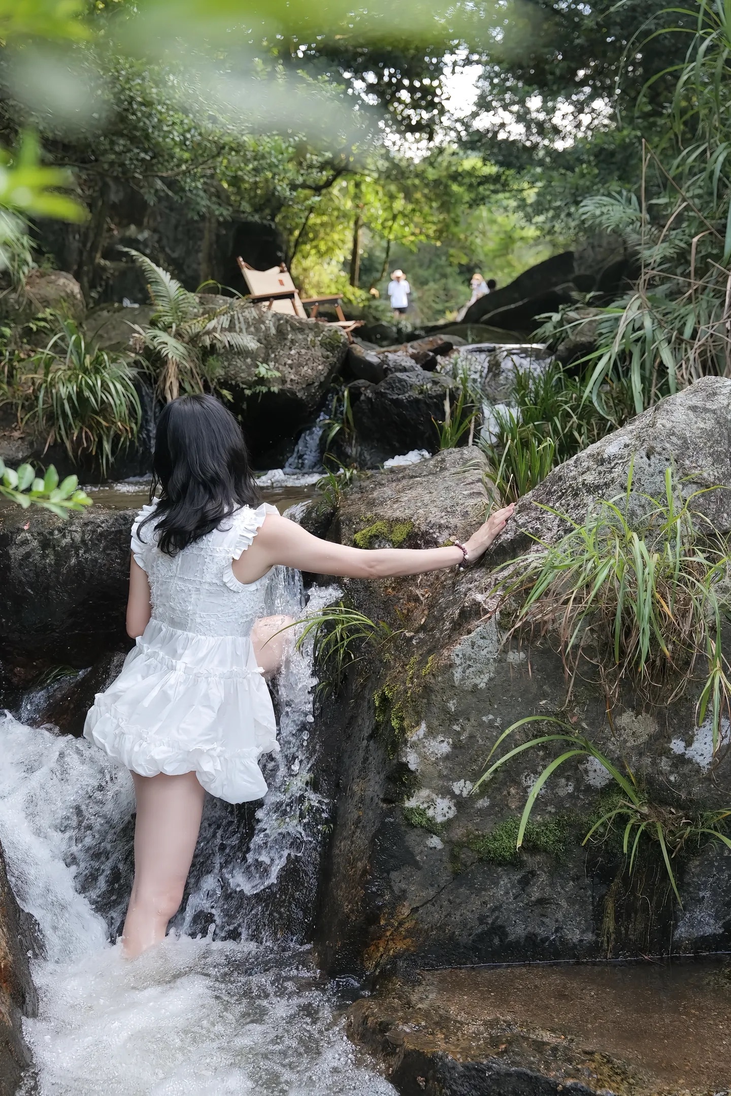 溪戏水 