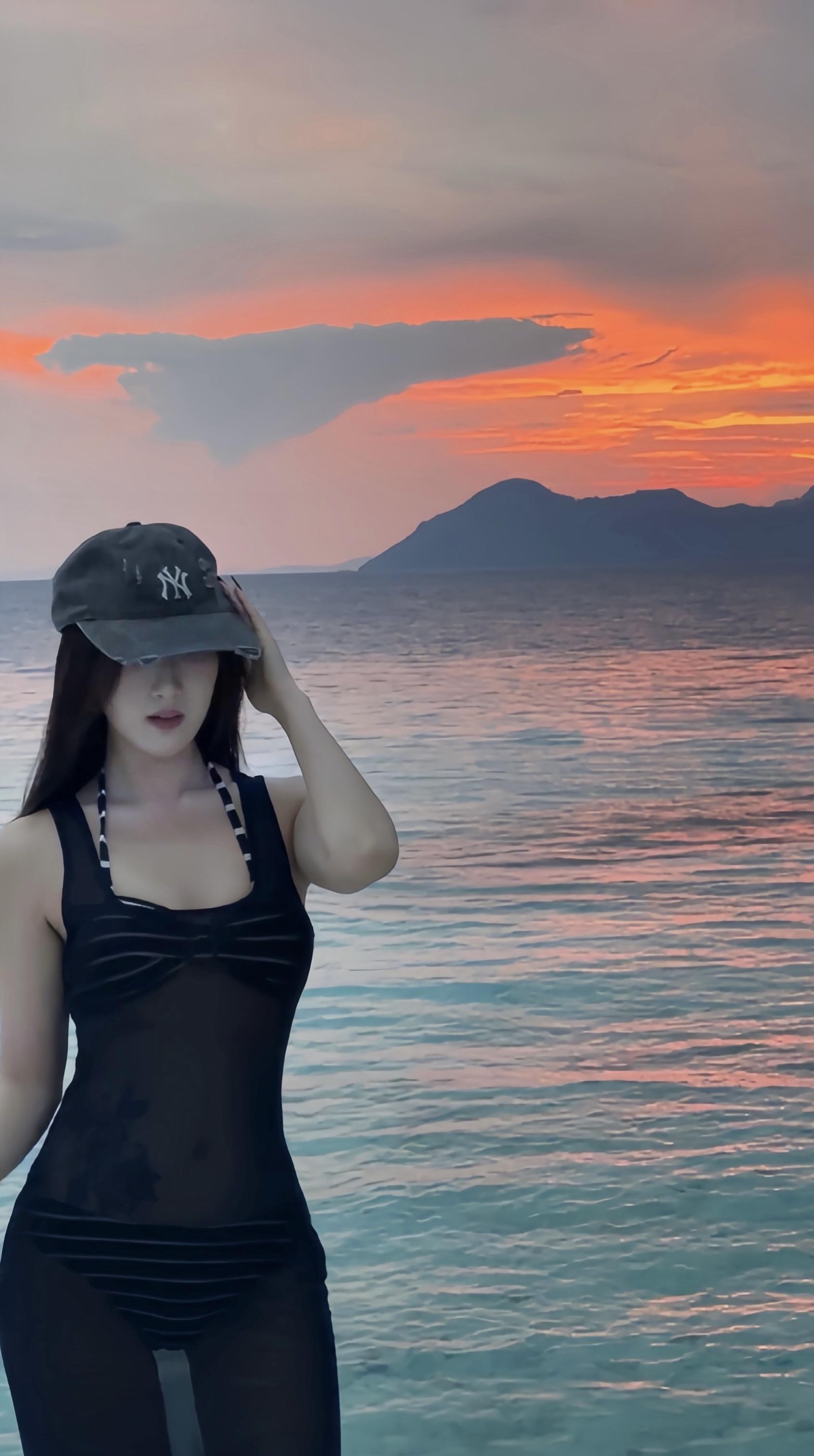 谁的心 谁独自流浪。