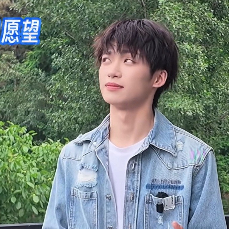 我感觉纸鱼老师的表情特别可爱…（我在思考）（灵机一动） 