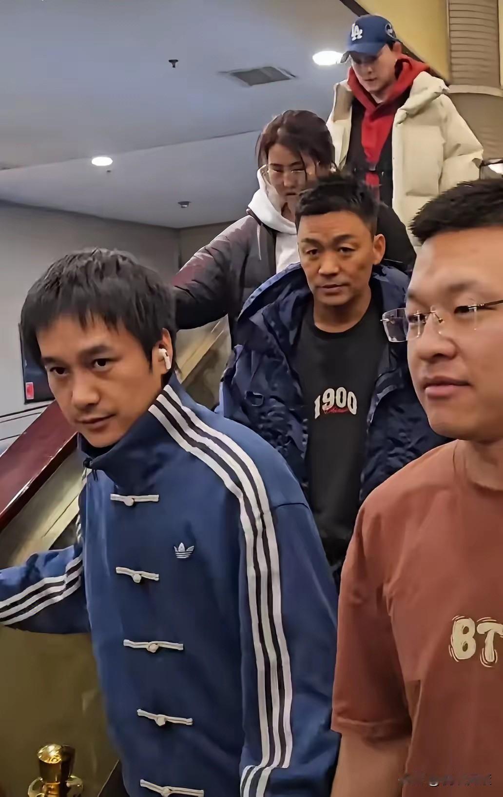 王宝强从一个草根到顶级明星，
肯定是有其过人之处，
他的眼神里早没了从前的憨厚老