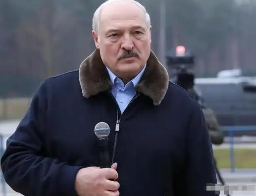 挂断电话就官宣退休！卢卡申科对中国喊出“一家人”！给白俄未来定死方向。

这两天