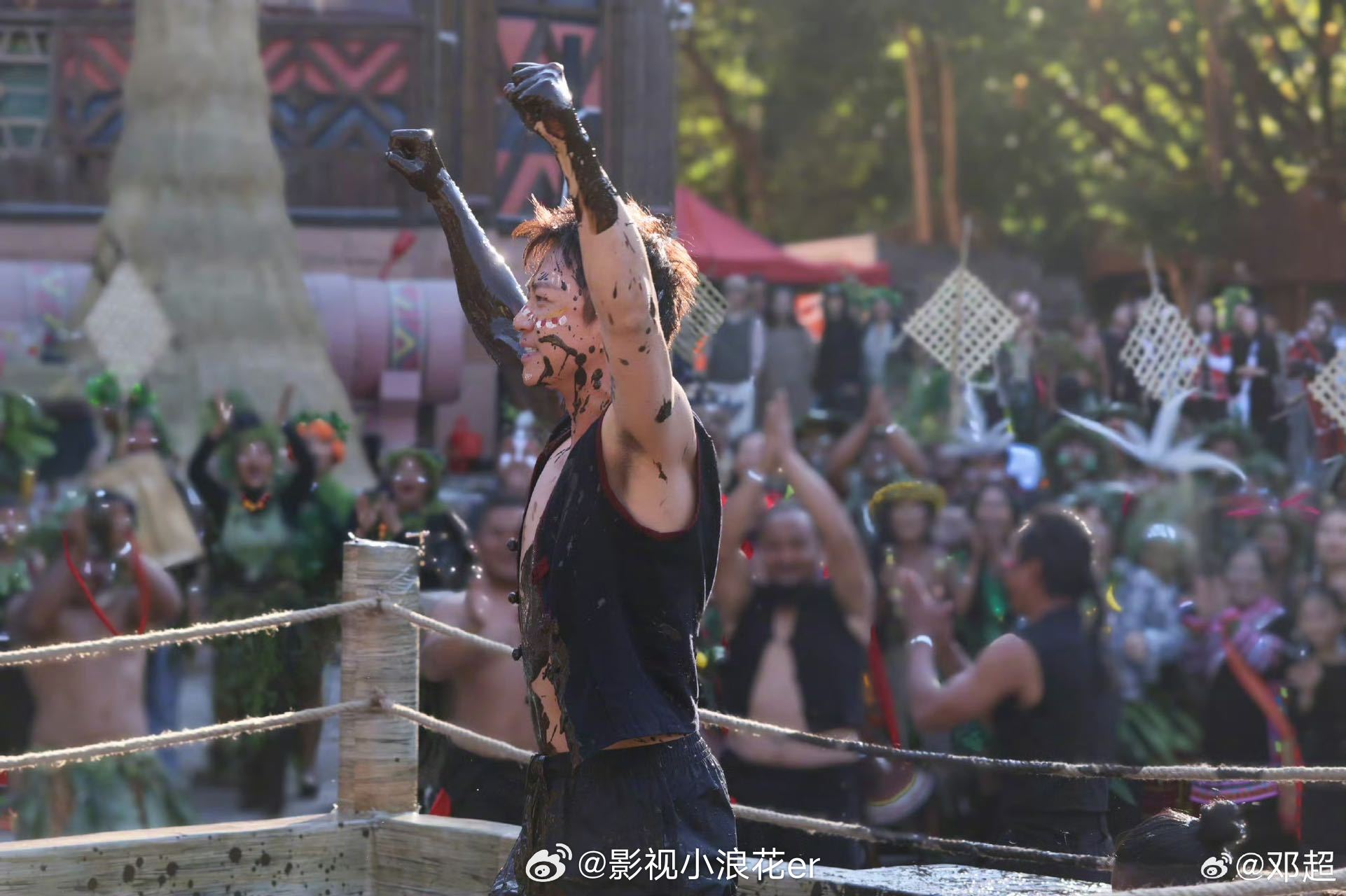 邓超现在洗澡有点离不开黑泥邓超现在每天用黑泥洗澡 邓超太执着于黑泥了，直言每天洗