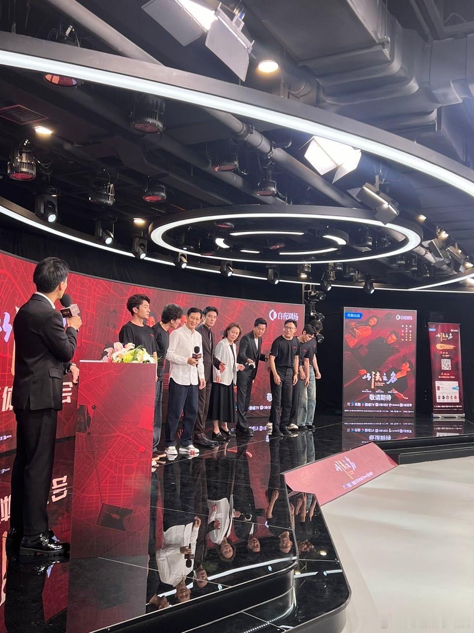 李光洁说不想和蒋欣演两口子了 《以法之名》 在人民日报社见面会上说和蒋欣合作。在