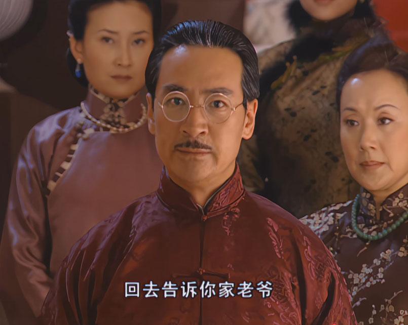 2年后，陆振华的面子终于找回来了。

在《情深深雨濛濛》中陆振华被秦五爷说要管女