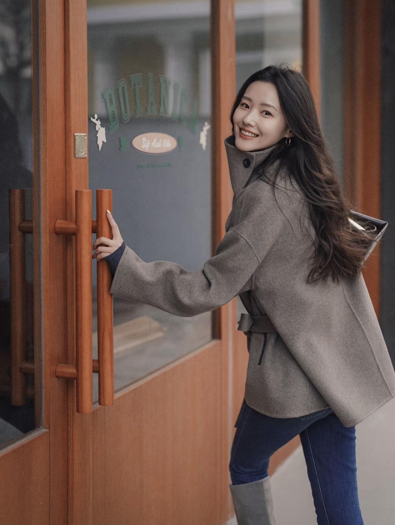 别人怎么说我都不介意
我爱不爱你日久见人心