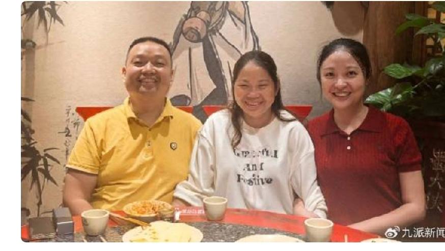33年后，千万富翁王晓举终于找到失散的母亲，却选择先安顿好养父母再相认，这一举动
