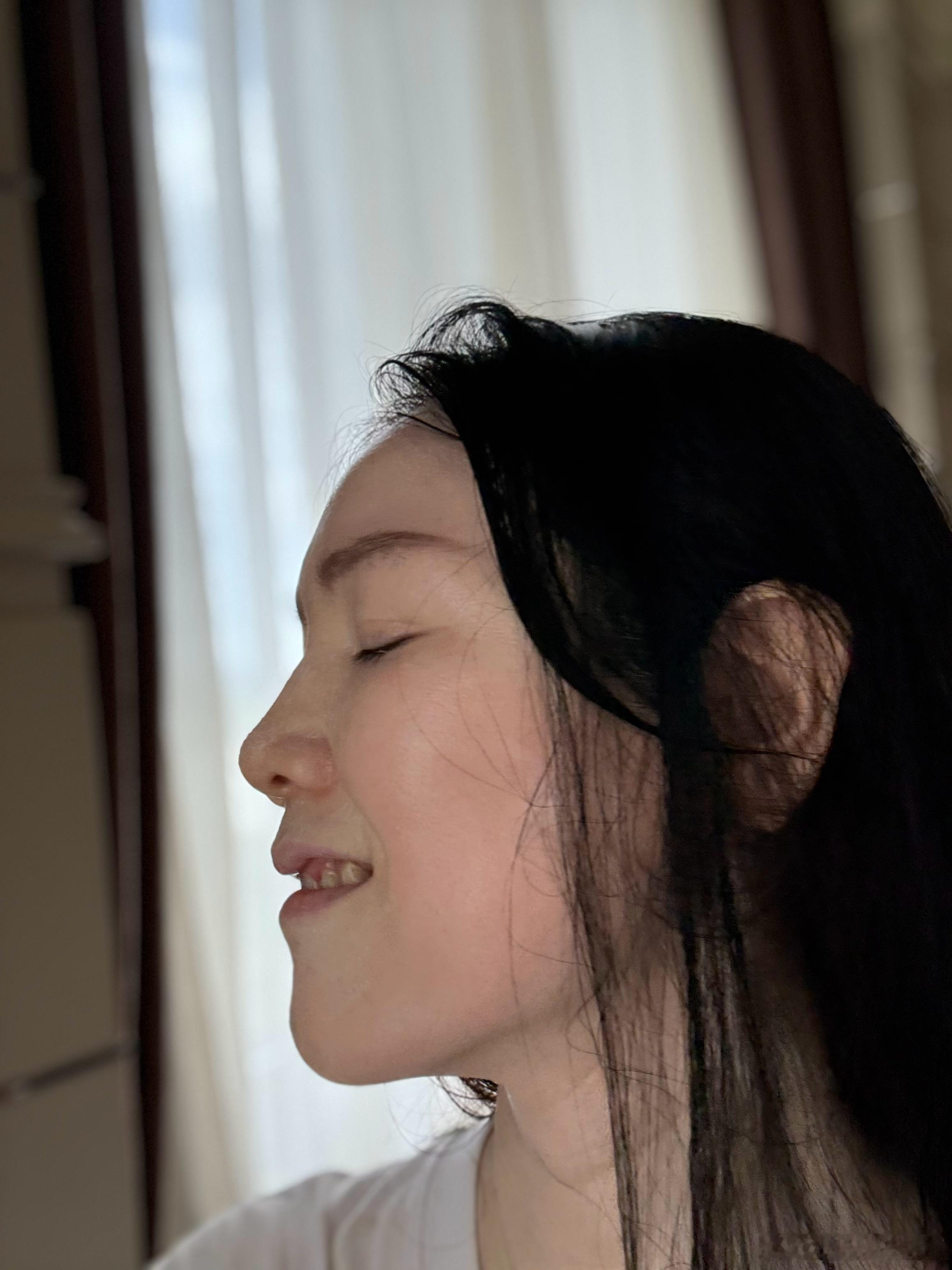 广州难得的太阳，我9点多就出门跑，在外面晒了一个多小时，脸都晒得红红的，头发都湿