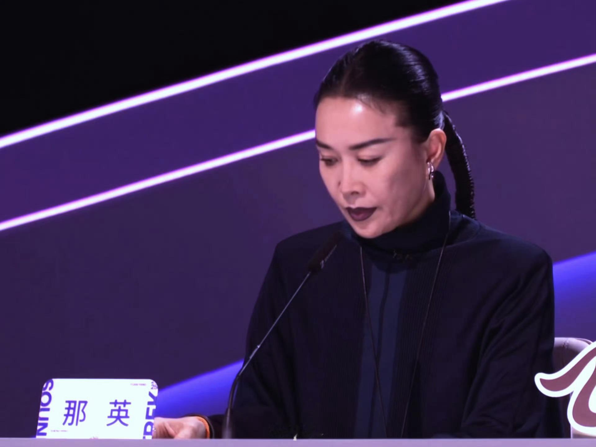 那英 捞一个是一个在选全国10强时，让导师们一人选一个晋级，那英表示能捞一个是一