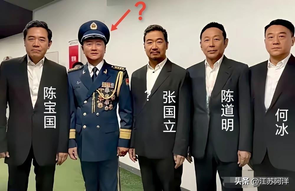 影视界的几个大佬级人物，围绕着一个空军大校，谁能知道他的名字？他又是干什么的？[