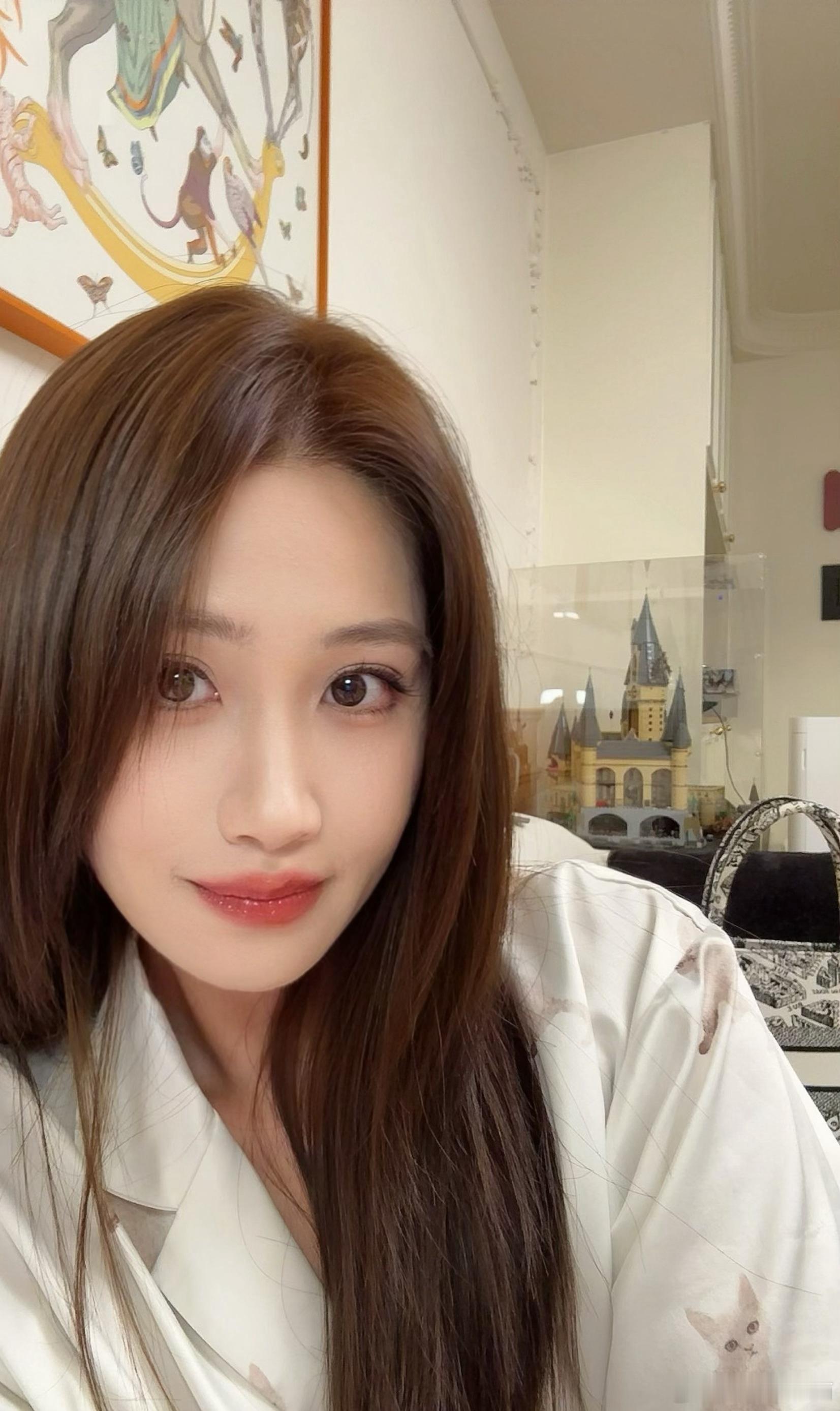时隔一年半终于可以染头发了！觉得好看的扣1觉得不好看扣3.14159265358