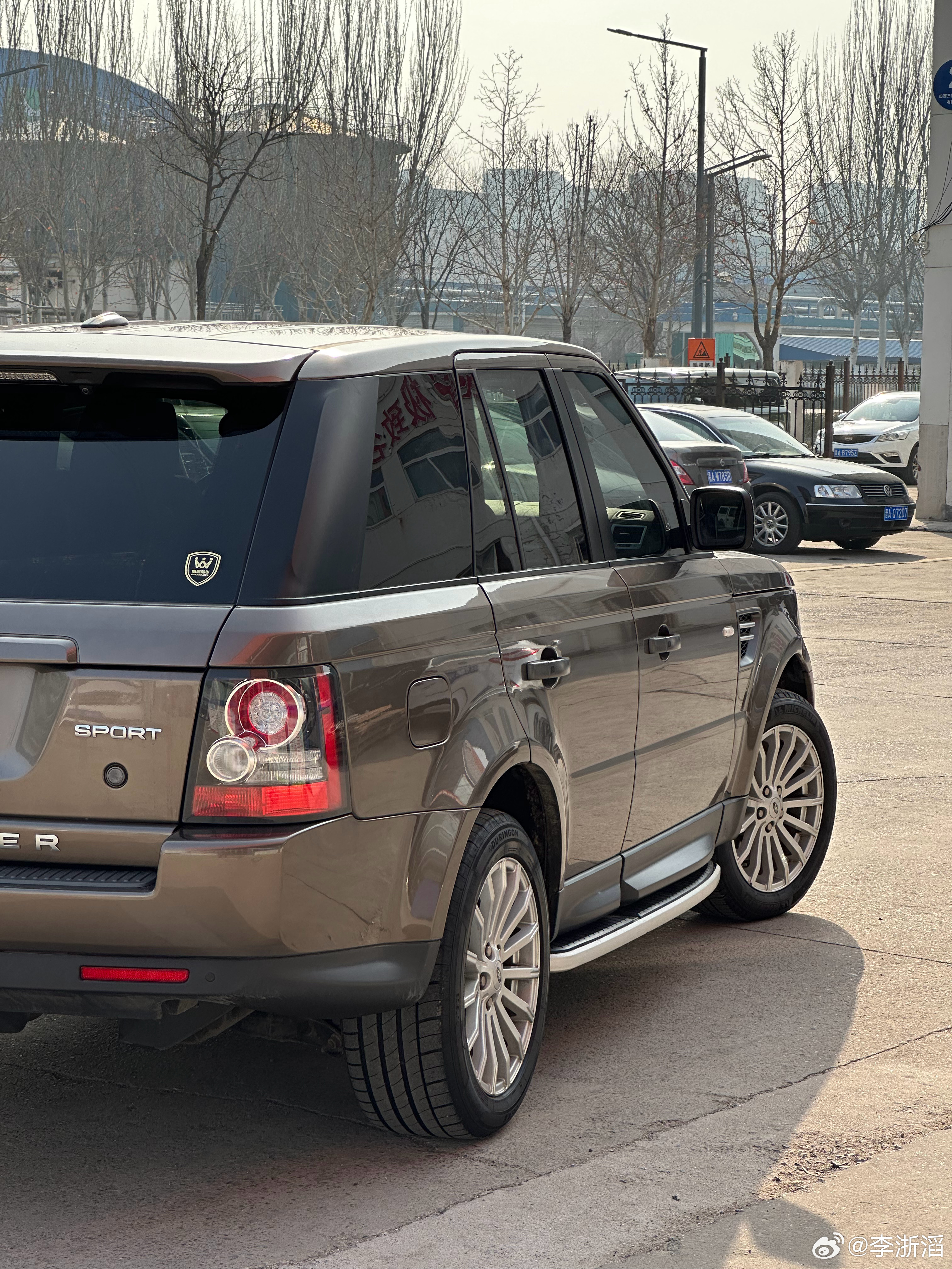 柴油路虎揽运也卖掉了11年登记上牌7万公里 原漆这个公里数 这个车况 加之柴油的