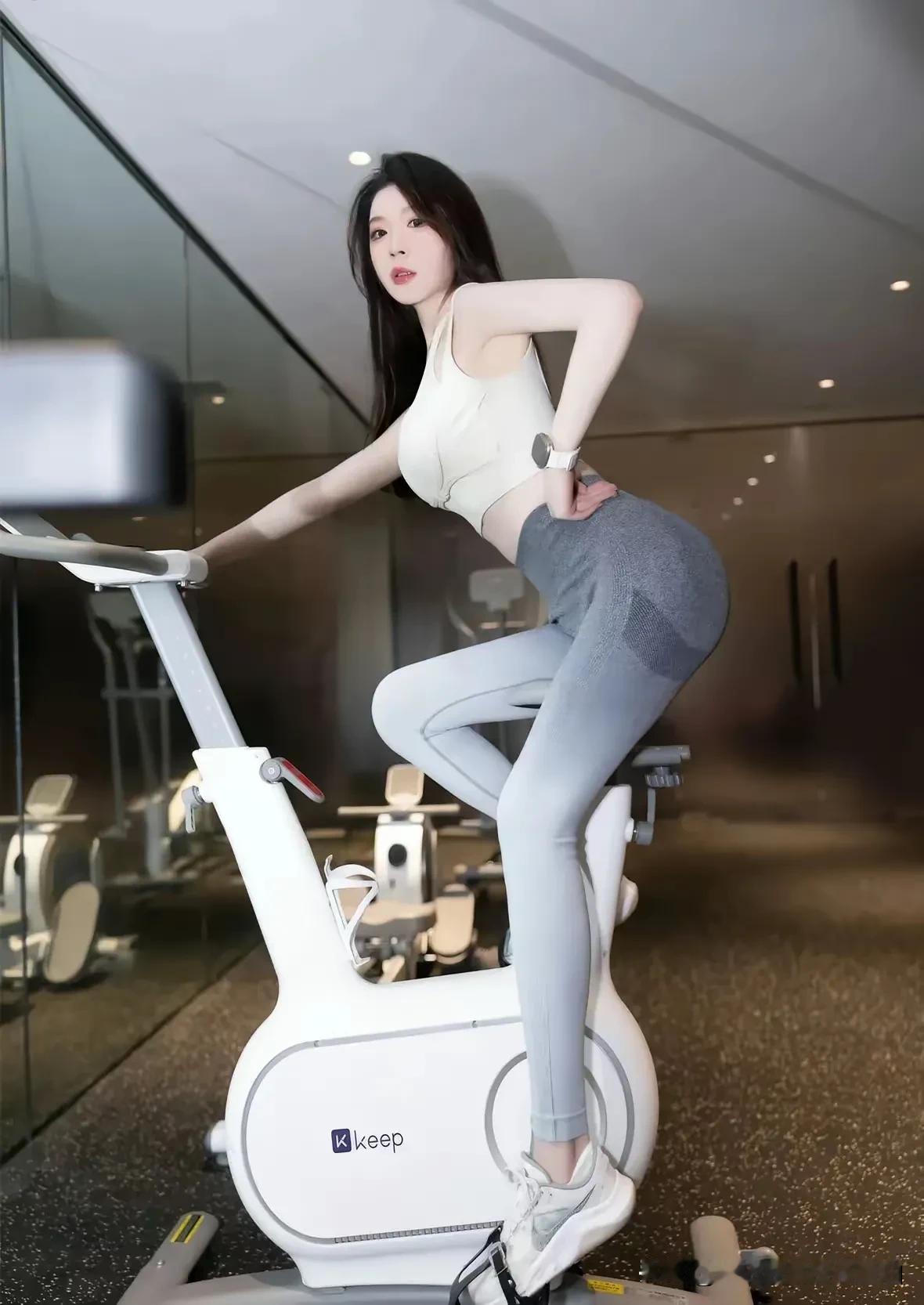 健身美女图片分享，极品健身美女 运动美女分享 完美身材系美人 身材美照展示 佳丽