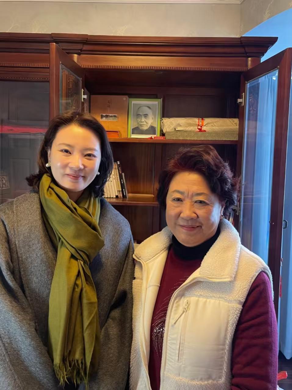 刘芳菲主持的《文明之旅》栏目，日前有个令人匪夷所思的乌龙播报，她把嘉宾庞戎介绍成