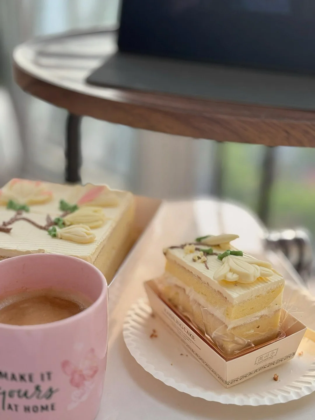 周末的快乐是咖啡和蛋糕给的