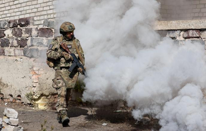 俄军控制格卢什科夫卡和西多罗夫卡
 
由“北方”“西方”集团军群完成作战任务
 