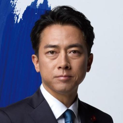 日本防卫大臣小泉进次郎12月11日晚发文写道：“明天，也就是12号，我将与美国战