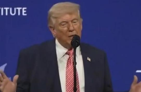 特朗普曾警告全世界：你们可以不喜欢中国，甚至你们也可以不尊重中国，但是你们不得不
