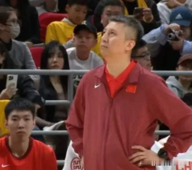 男篮世预赛   中国队又输韩国

11月28号，男篮世界杯预选赛中，中国国家男篮