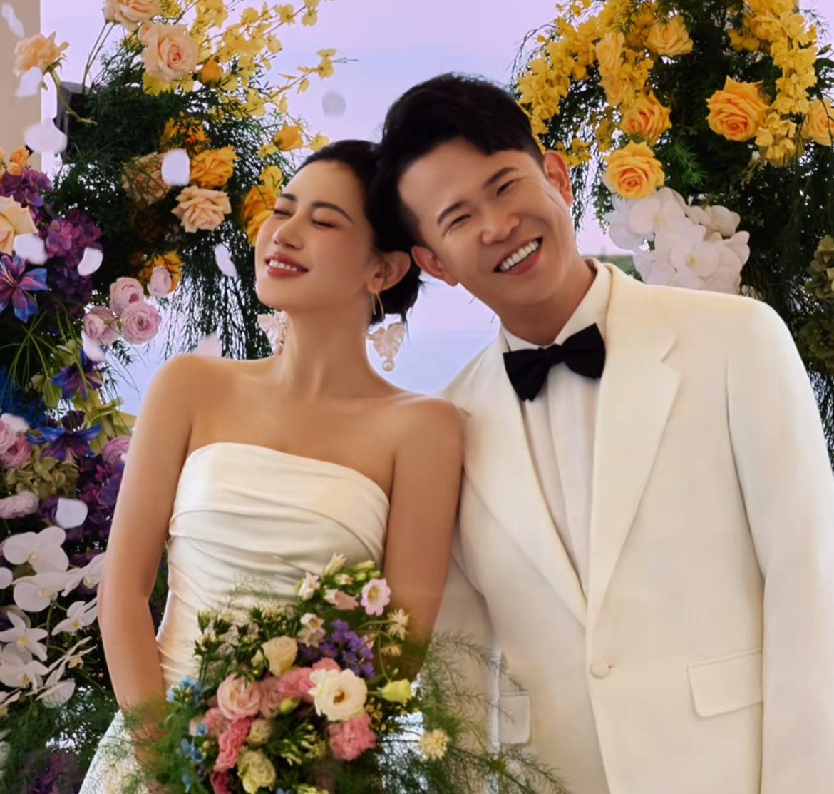 我了个乖乖，房岩小哥最终还是得逞了，娶到了天津范姐。
房岩小哥之所以爆红，与天津