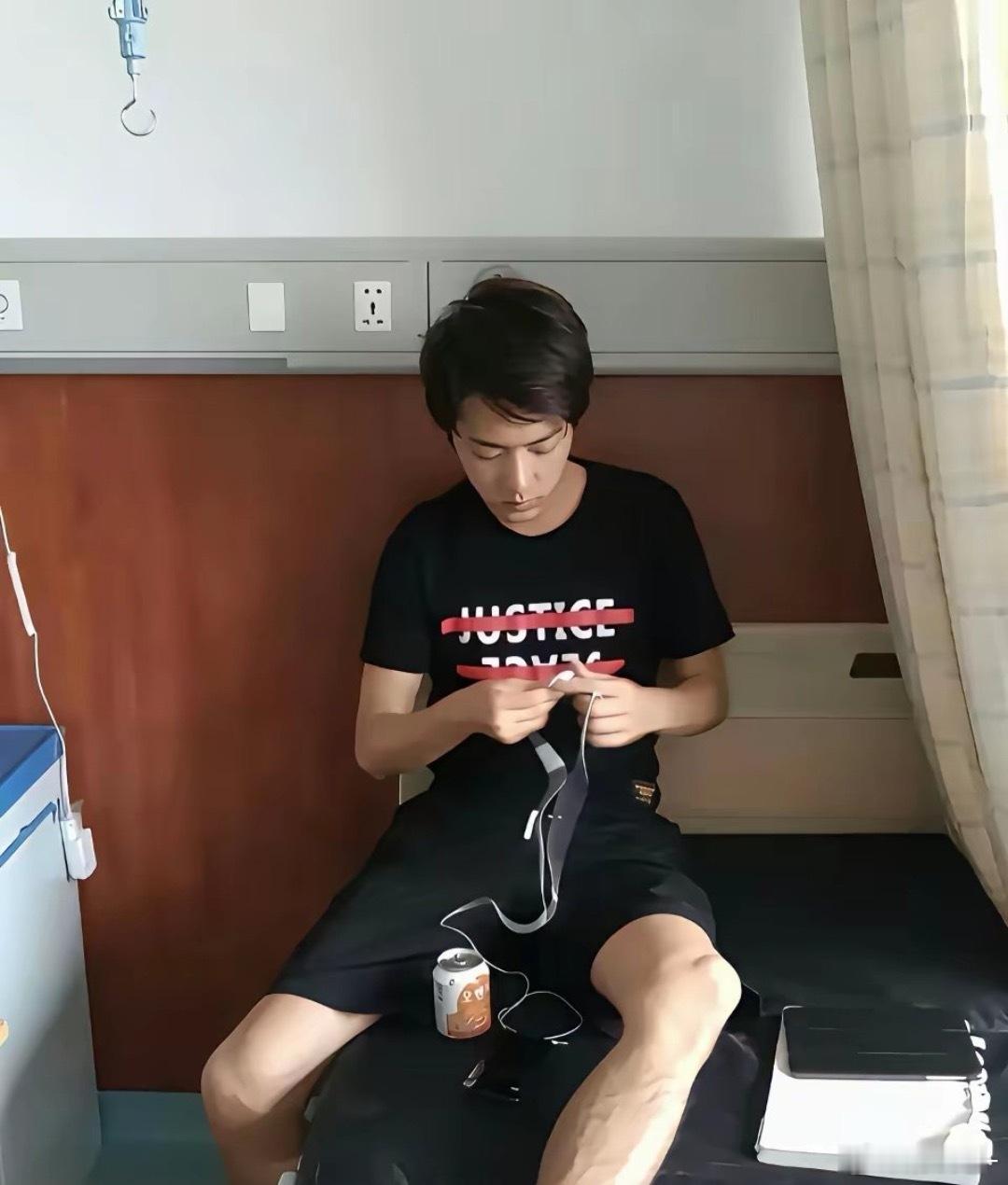 早期的肖战，你们觉得好看吗 