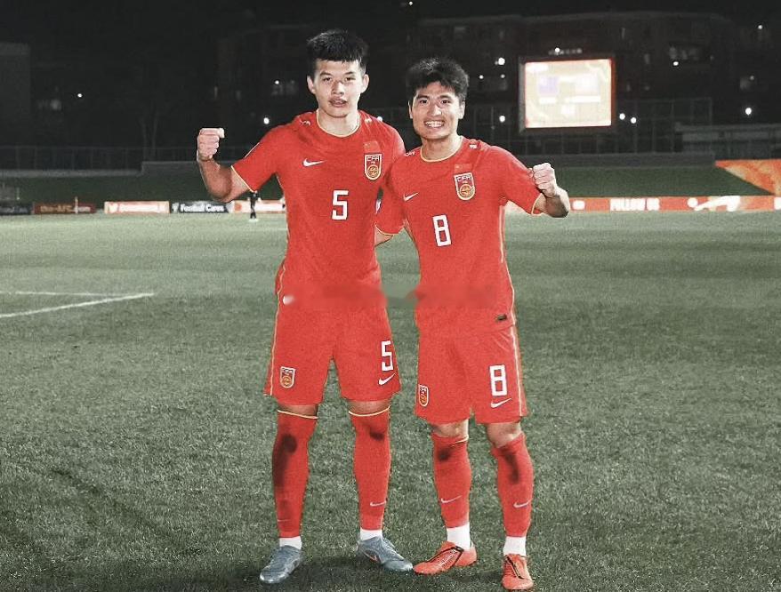 在中国U21国家队2-0战胜伊朗U20国家队的比赛中，浙江队球员鲍盛鑫打入一球，