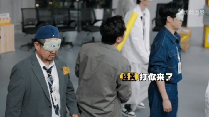 沈腾平等殴打每位沈精兵 节目组太懂观众！这平等对待的名场面绝了～ ​​​