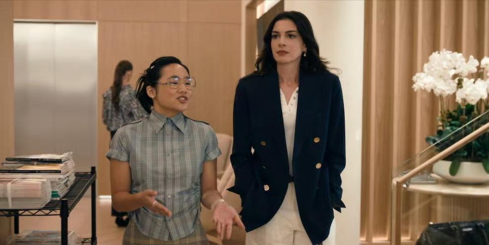 没想到电影《穿普拉达的女王2》还没正式上映却口碑翻车遭网友抵制。
这部电影被扒出