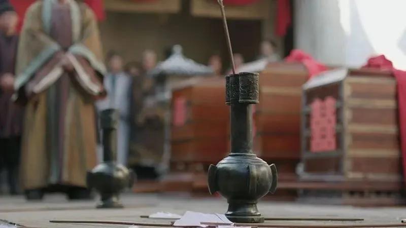 先秦 “投壶” 不只是游戏，原本是朝堂礼仪。

公元前530年，晋昭公设宴招待齐