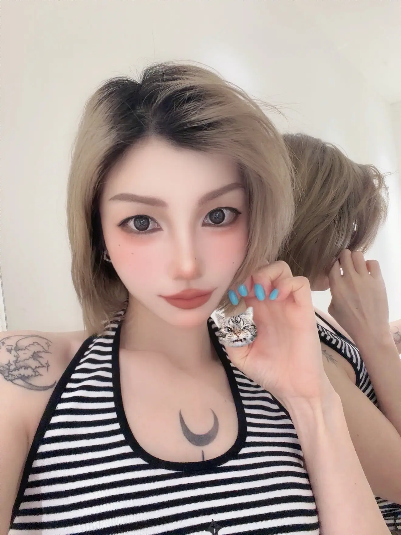 一个人 慢慢的 漫漫的 满满的。