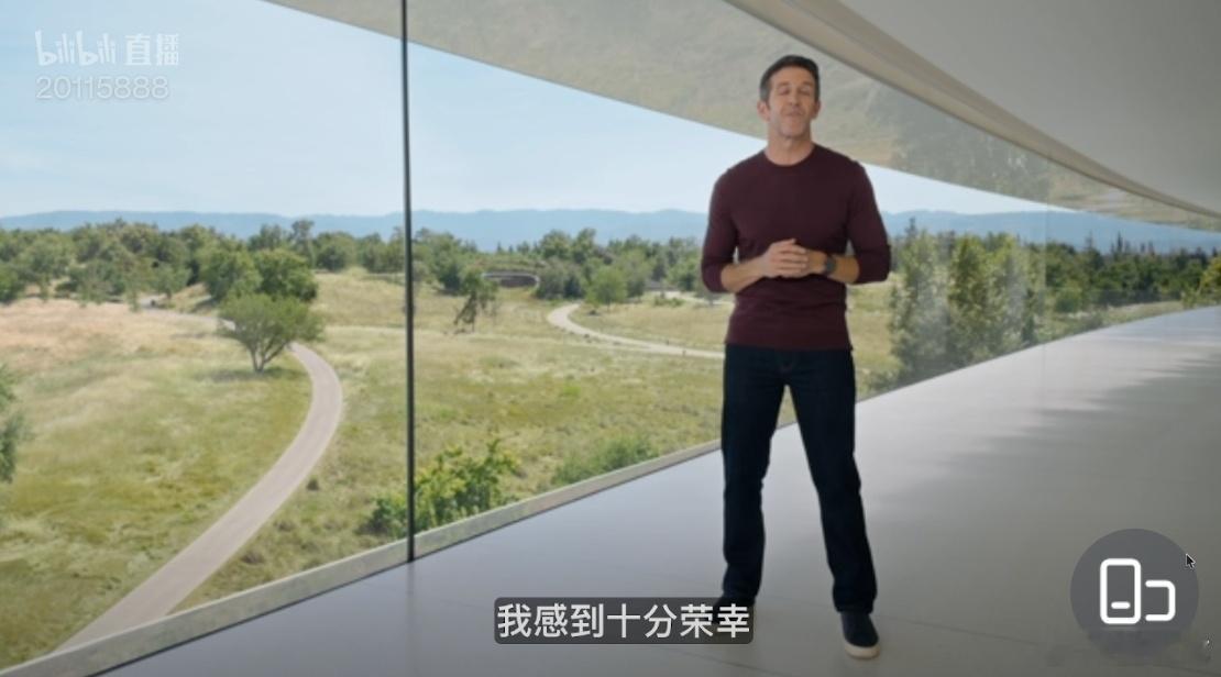 苹果发布会起床看录像，给 iPhone Duo 点面子。 ​​​