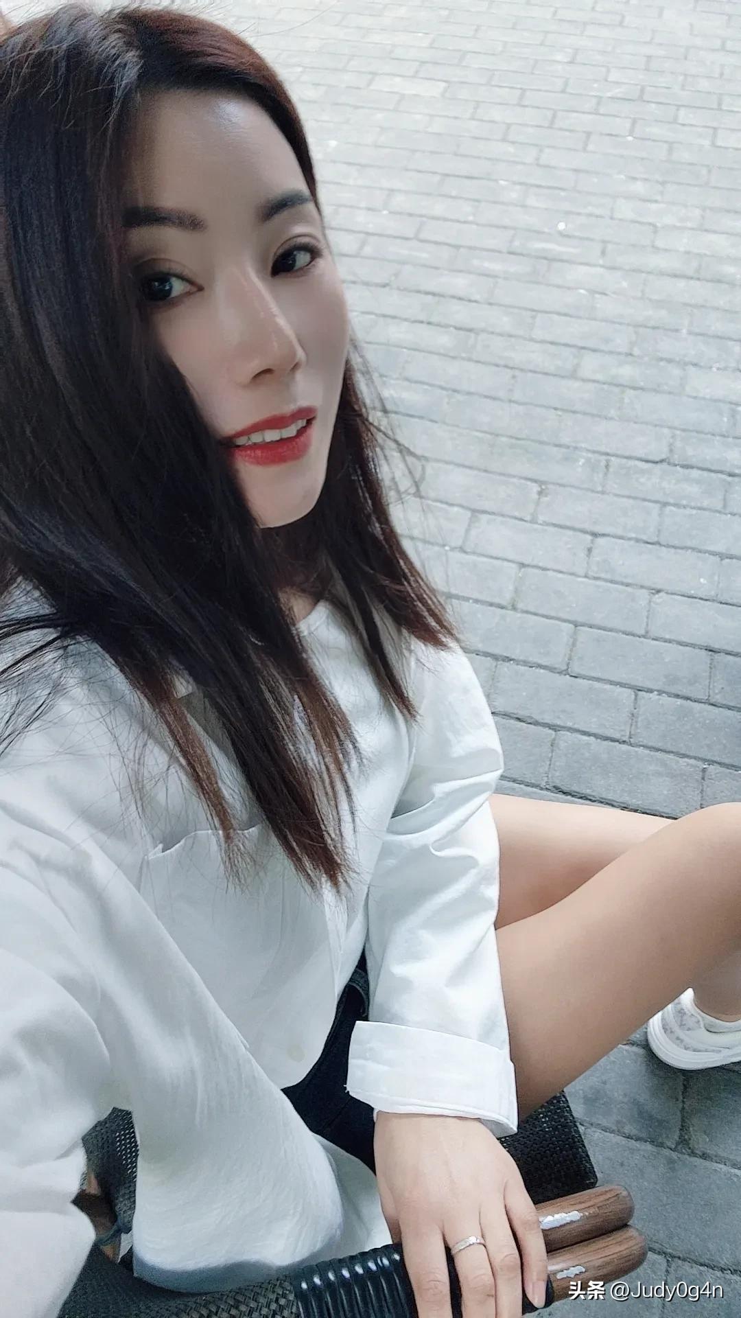 不会撒娇的女人输什么别输心情 ，早安吖🌞自恋走起怎么舒服怎么来 精致到老随性洒