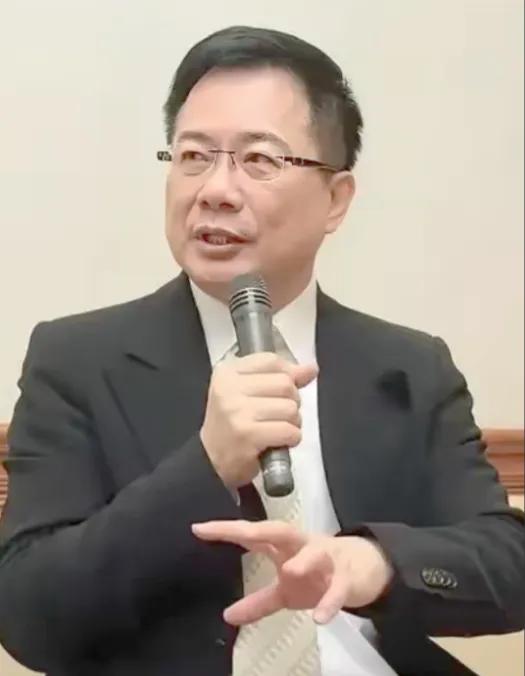 虚华的辉煌：当“雄”变成空壳，国家的崩塌只是时间问题

曾几何时，某些国家曾展现