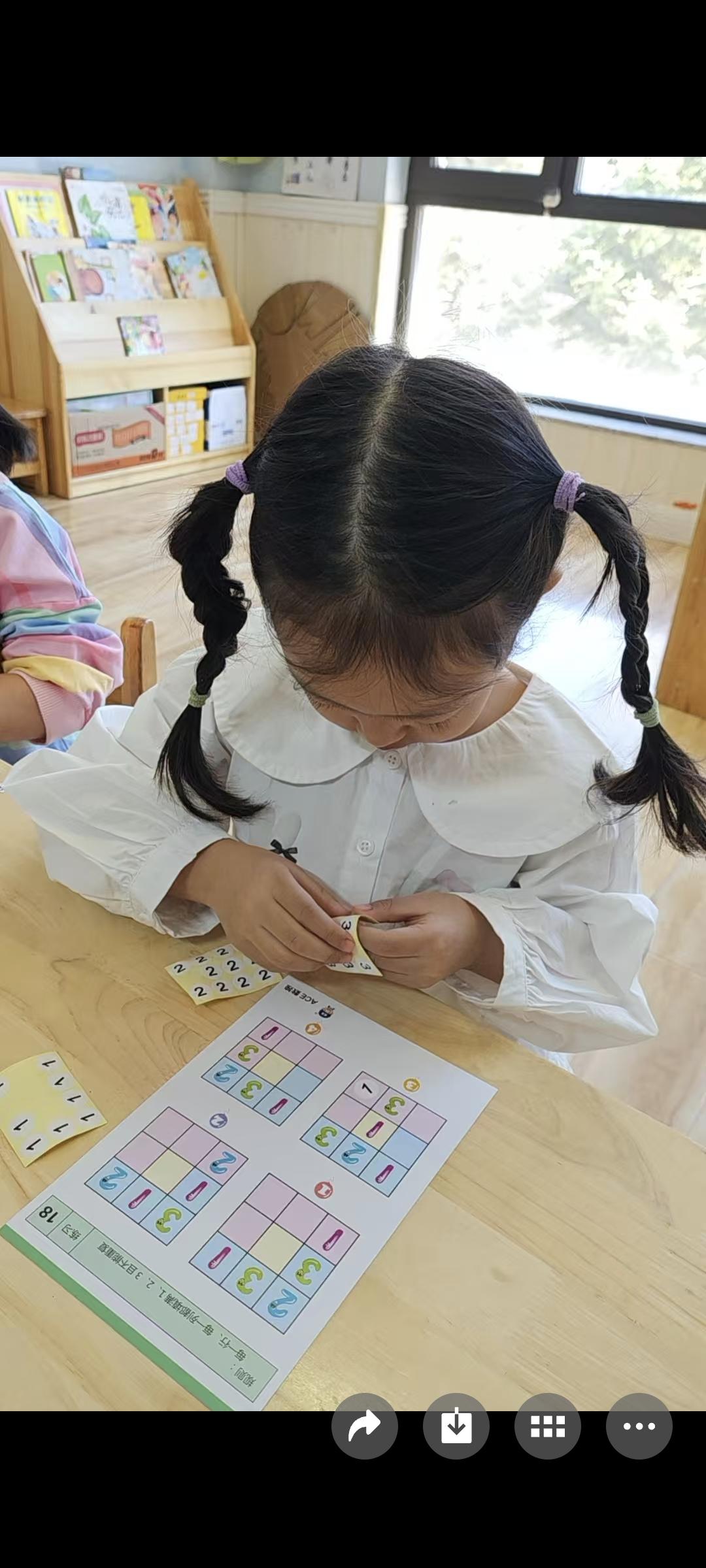 我家孙女说爷爷奶奶，你俩每天看手机，为啥不让我看呢？
我还真发现了，只要你看头条