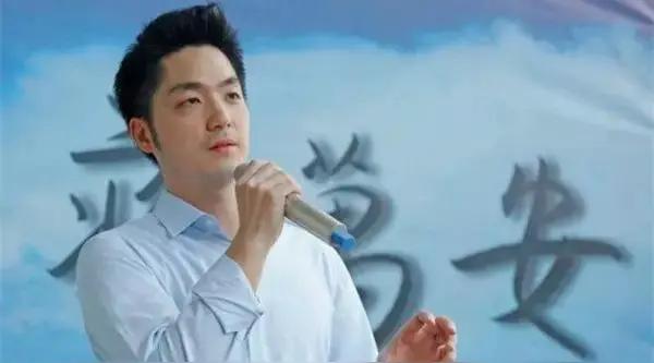 蒋万安说自己是台湾人是对的，就像我们在大陆一个人出门在外，有人问你，你是哪里人？