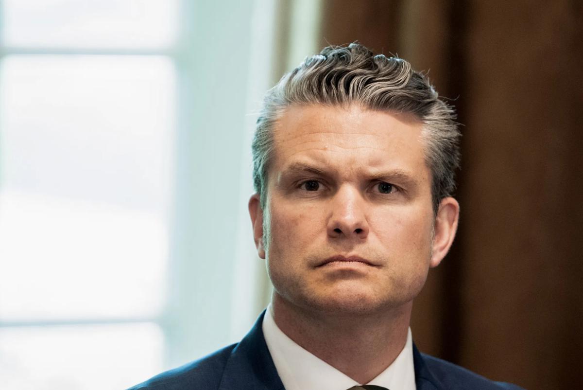 如果说过去中东危机，大家都要先看看美国脸色，如今这剧本突然翻新。曼德海峡火药味渐