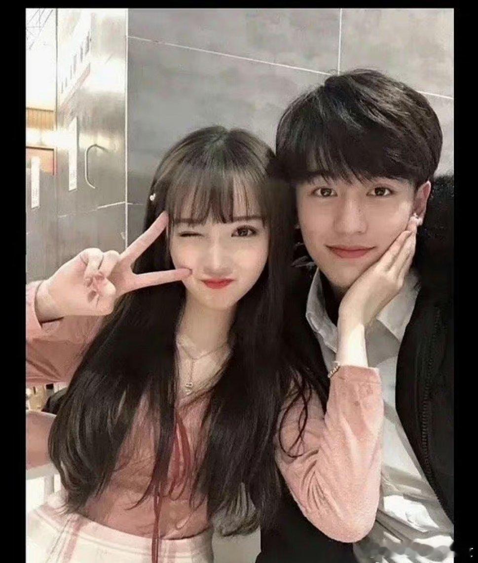 这是张凌赫的前女友吗？ ​​​