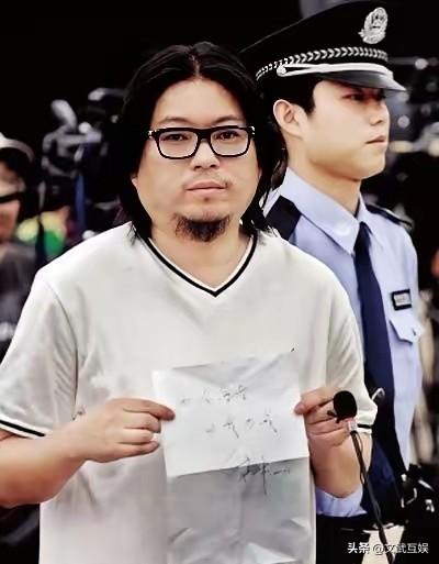 我们为什么坚决反对矮大紧复出捞金？原因很简单，因为他做的每一件事都结结实实的把中